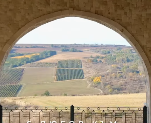 ИЗТЪНЧЕНИТЕ КОМПАСИ И ВОАЙАЖИ НА CHATEAU BARALLI